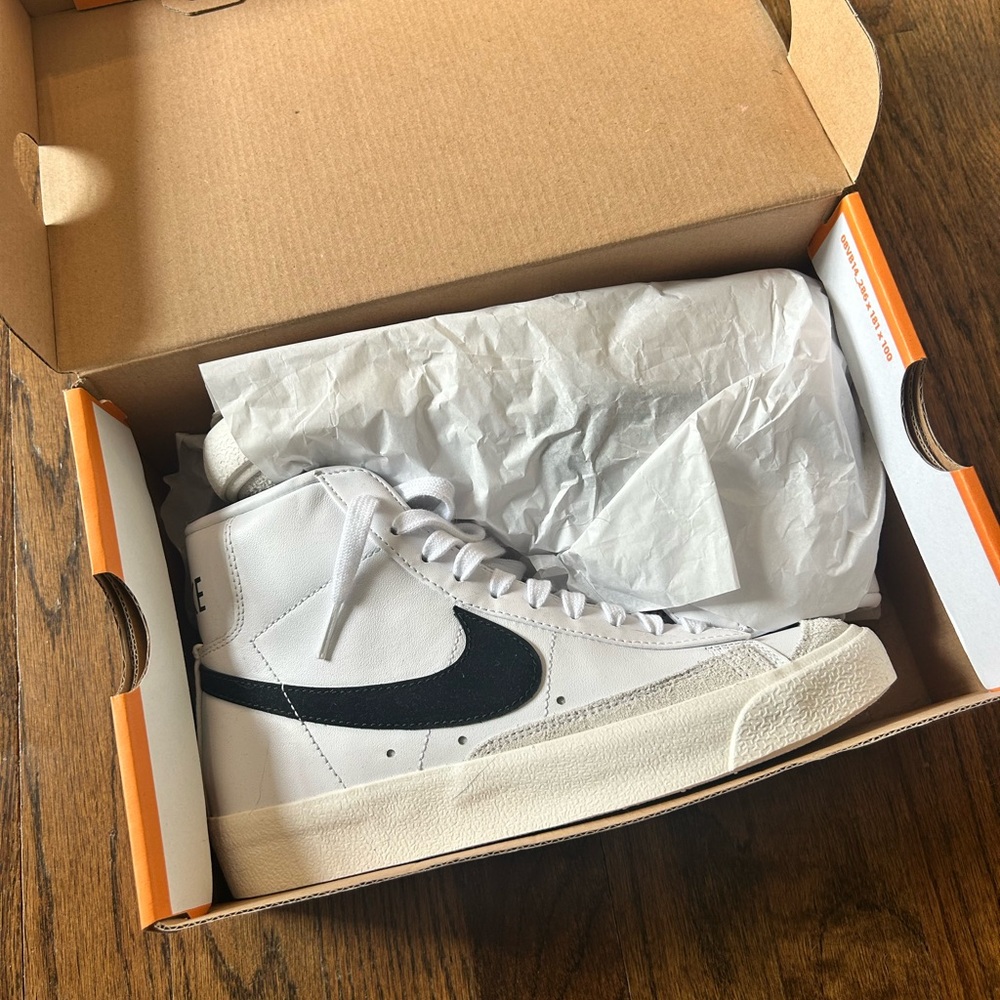 NIKE Blazer Mid '77 Womens Shoes